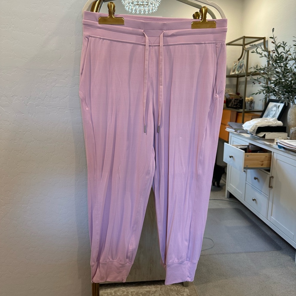 Lululemon 7/8 Joggers, Size 12